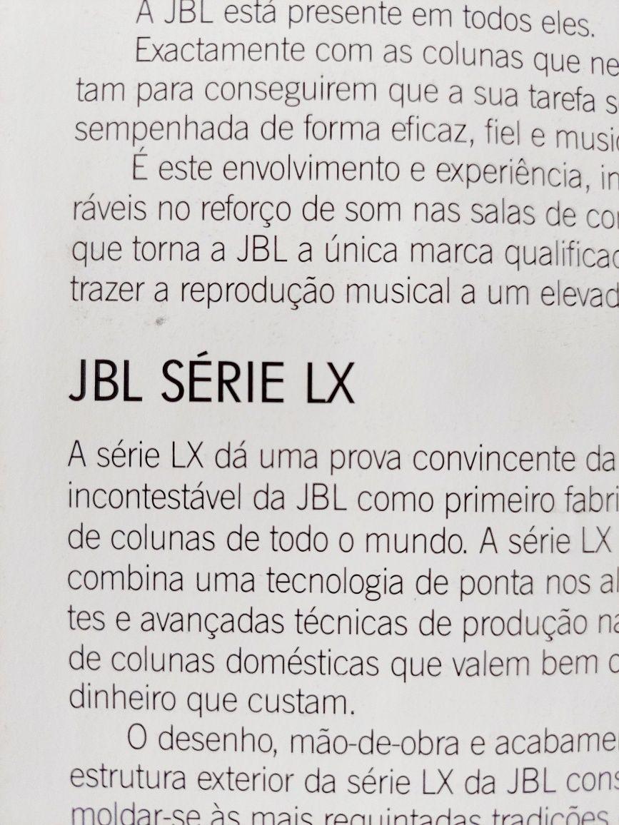 Colunas JBL LX Series