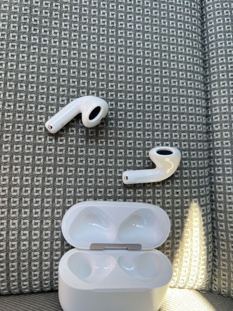 Apple Airpods 4 como novos