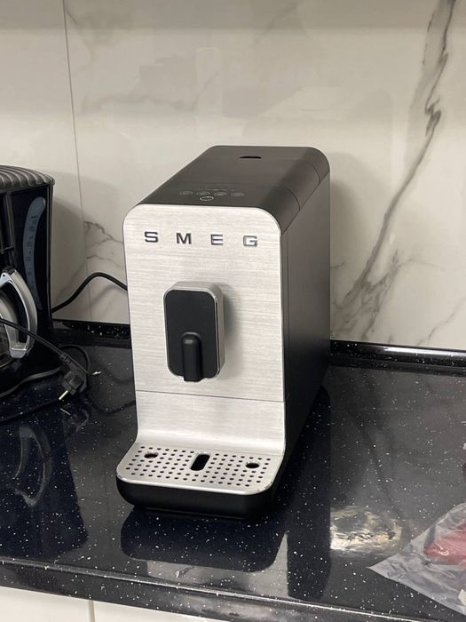 Smeg Кавоварка.