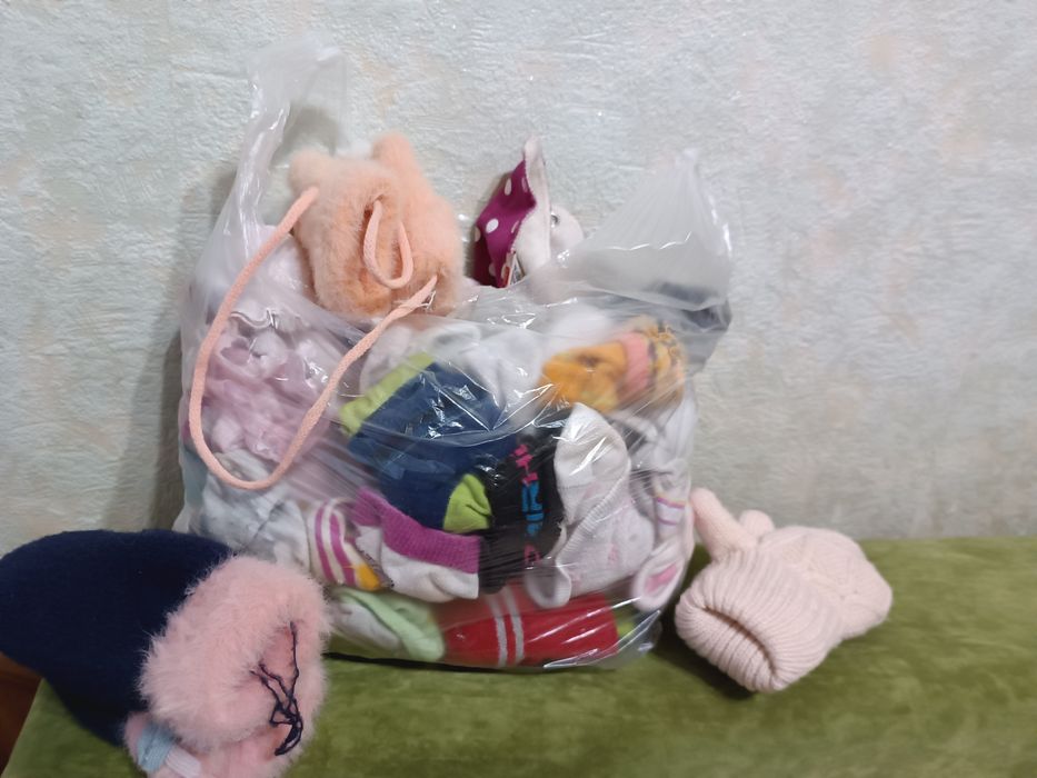 Носочки, рукавички,слюнявчики