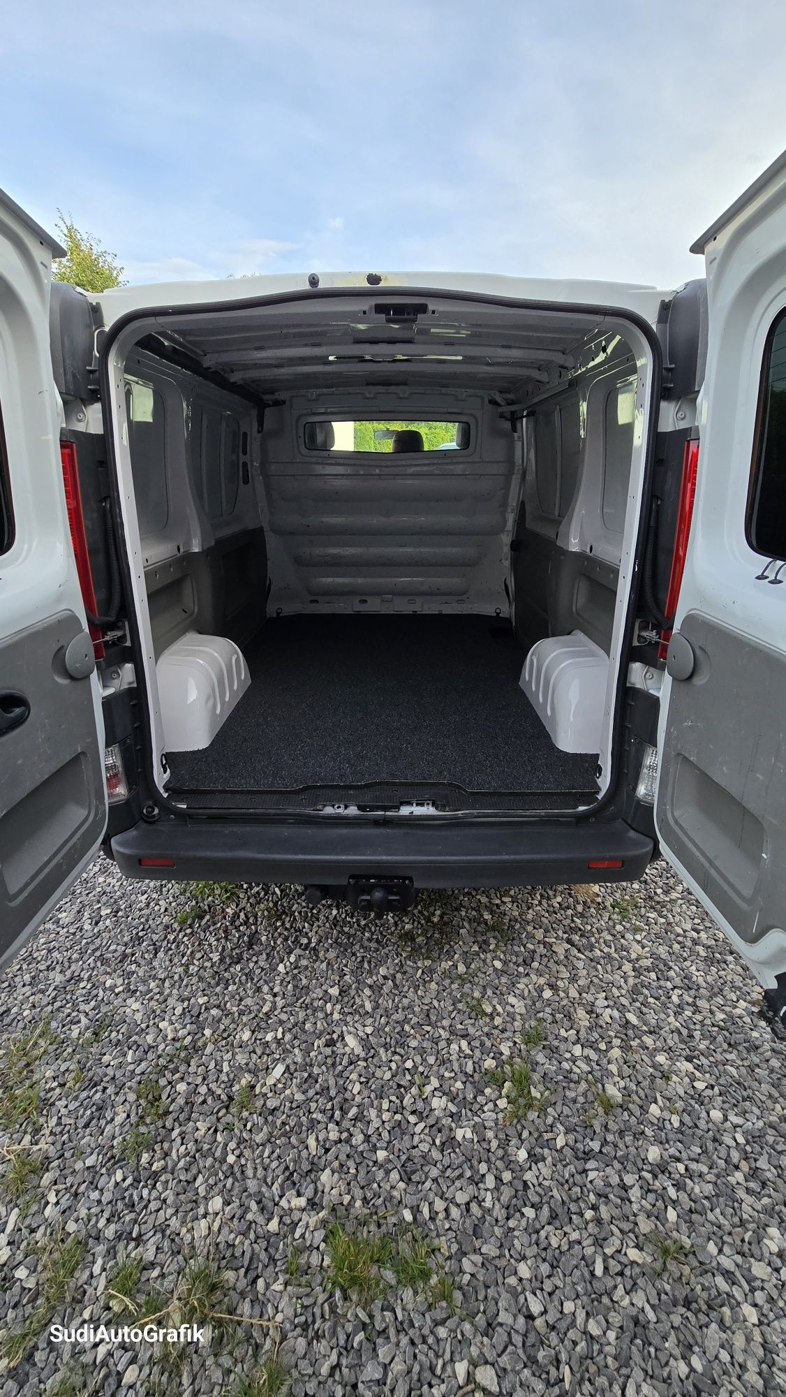 Renault Trafic 2013r. L1H1 Klima ,Bluetooth,