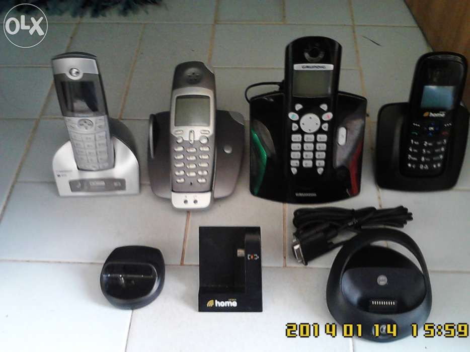 Telefones s/fios e com fios e  bases de telefones incompletos