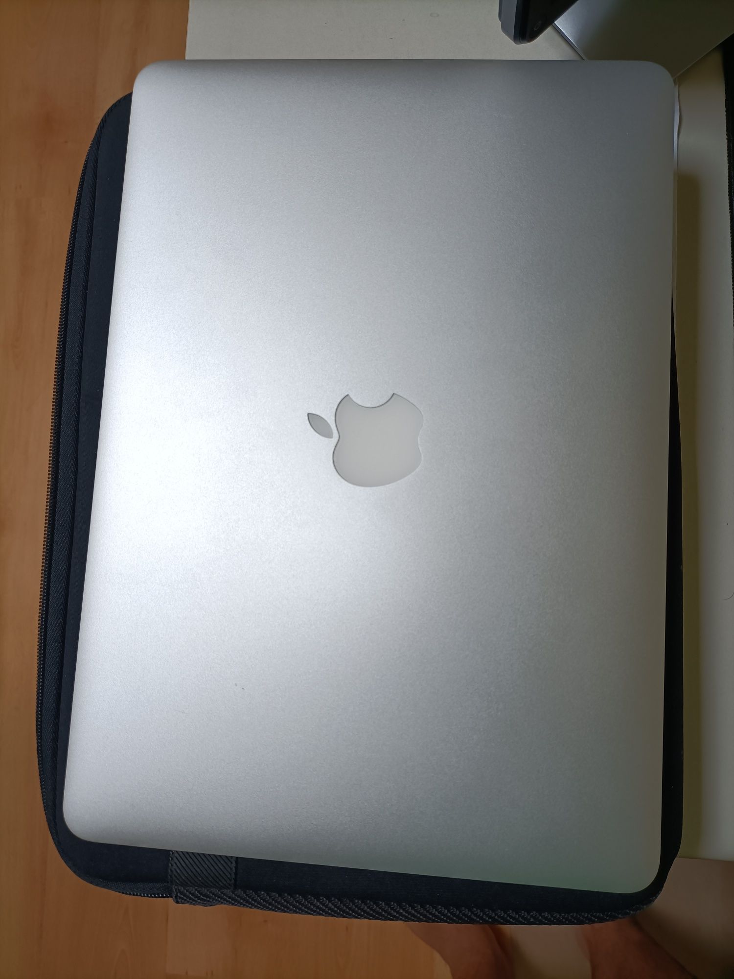 MacBoook Air 15", não trabalha