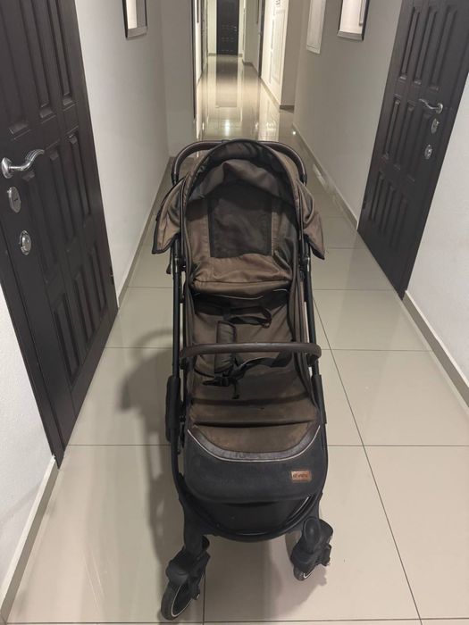 Прогулянкова коляска б/у додам подарунок