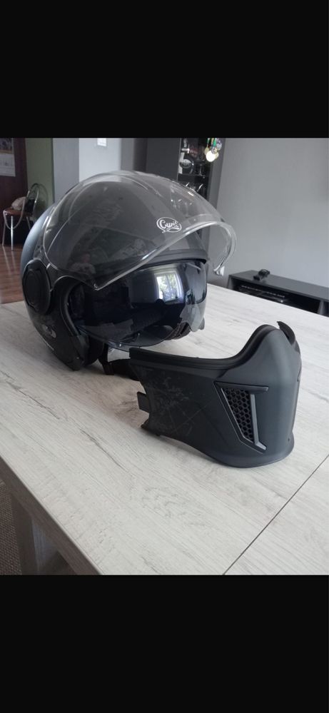 Kask marki Cyril