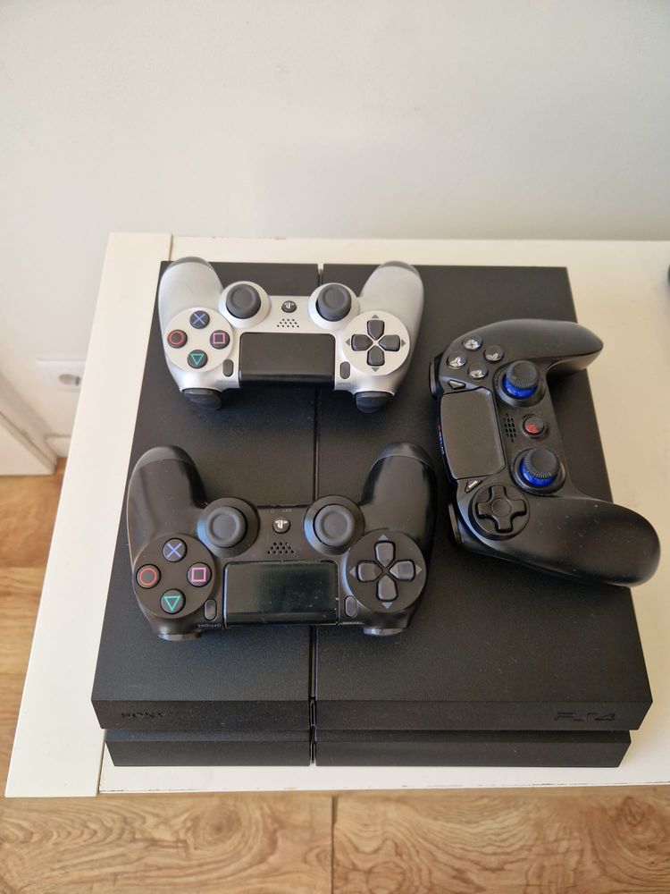 Playstation 4 preta