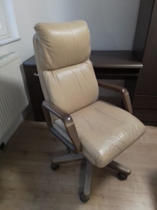Fotel do biurka skórzany obrotowy