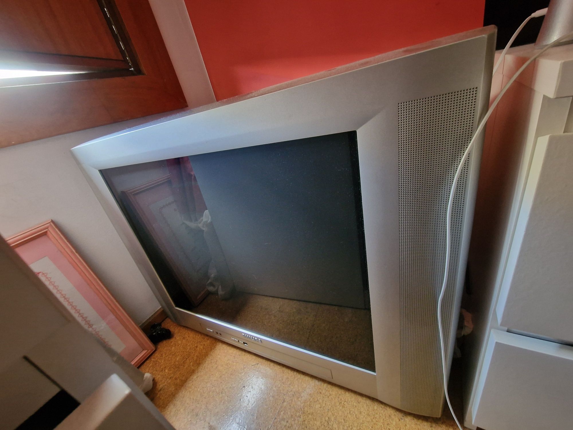 Vendo duas tvs philips