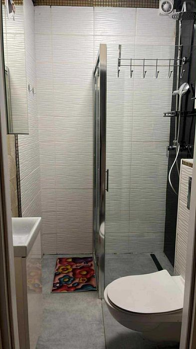 Zamienie nowy ładny dom wolnostojący z dużą dziąłką w obrębie Karnina