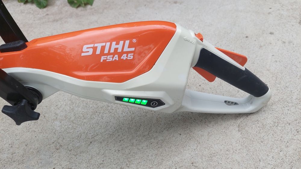 Газонокосарка тример мотокоса Stihl FSA 45 акумуляторна коса триммер