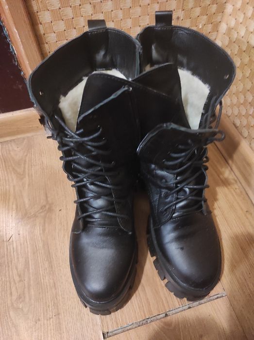 Продаю жіночі зимові чоботи 40р.