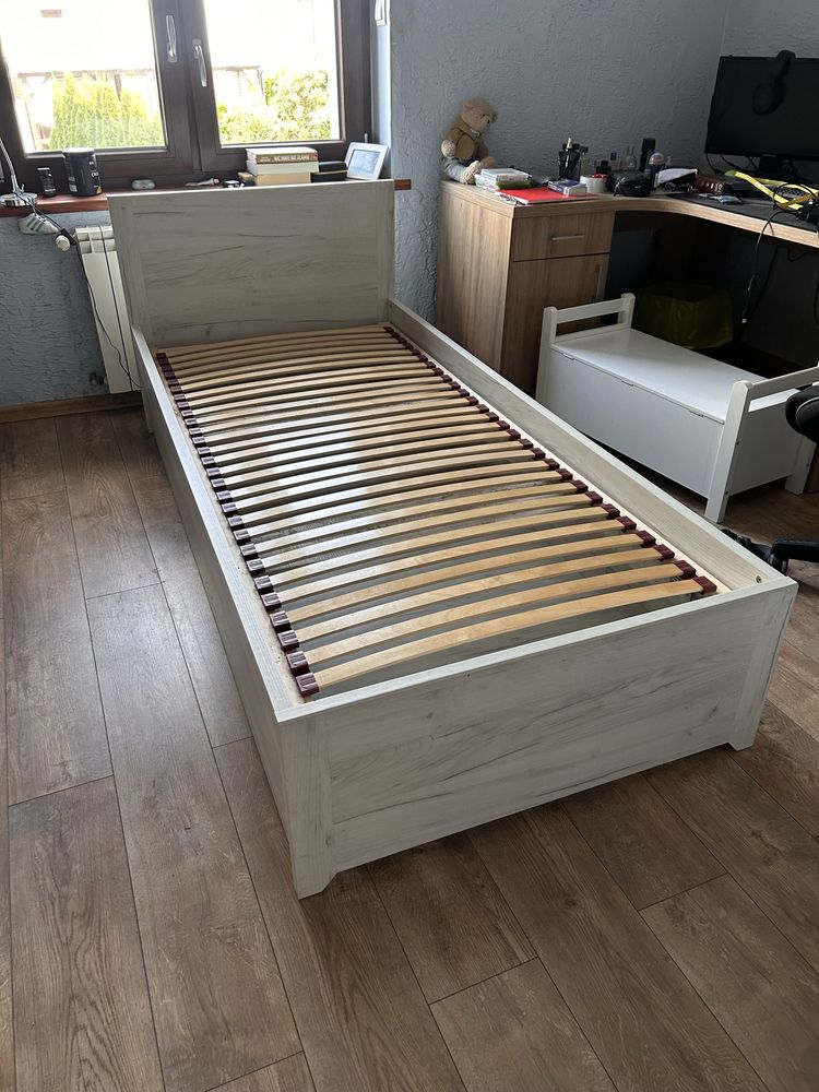 Łóżko drewniane 206x96 białe jasne z wysuwaną półką