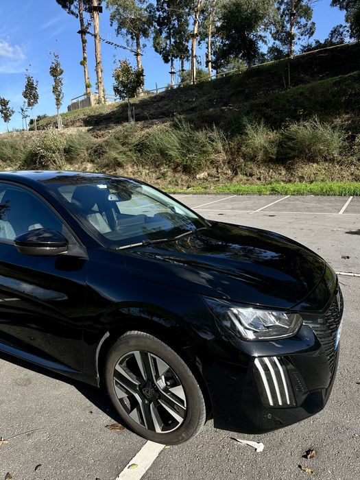 Peugeot 208 allure 1.2 hybrid