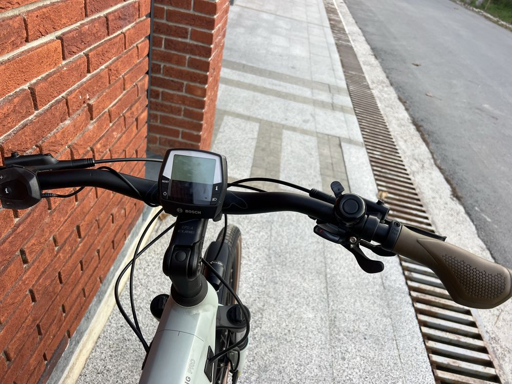E-bike Cube Touring Bosch Performence Line