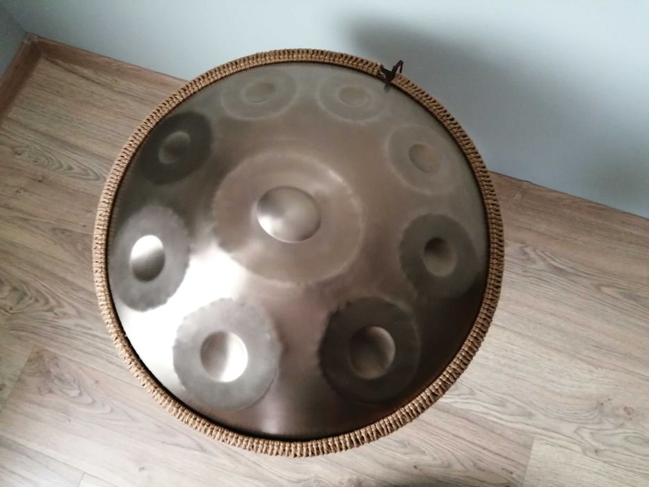 Handpan hangdrum 9-tonowy 22" z pokrowcem i statywem