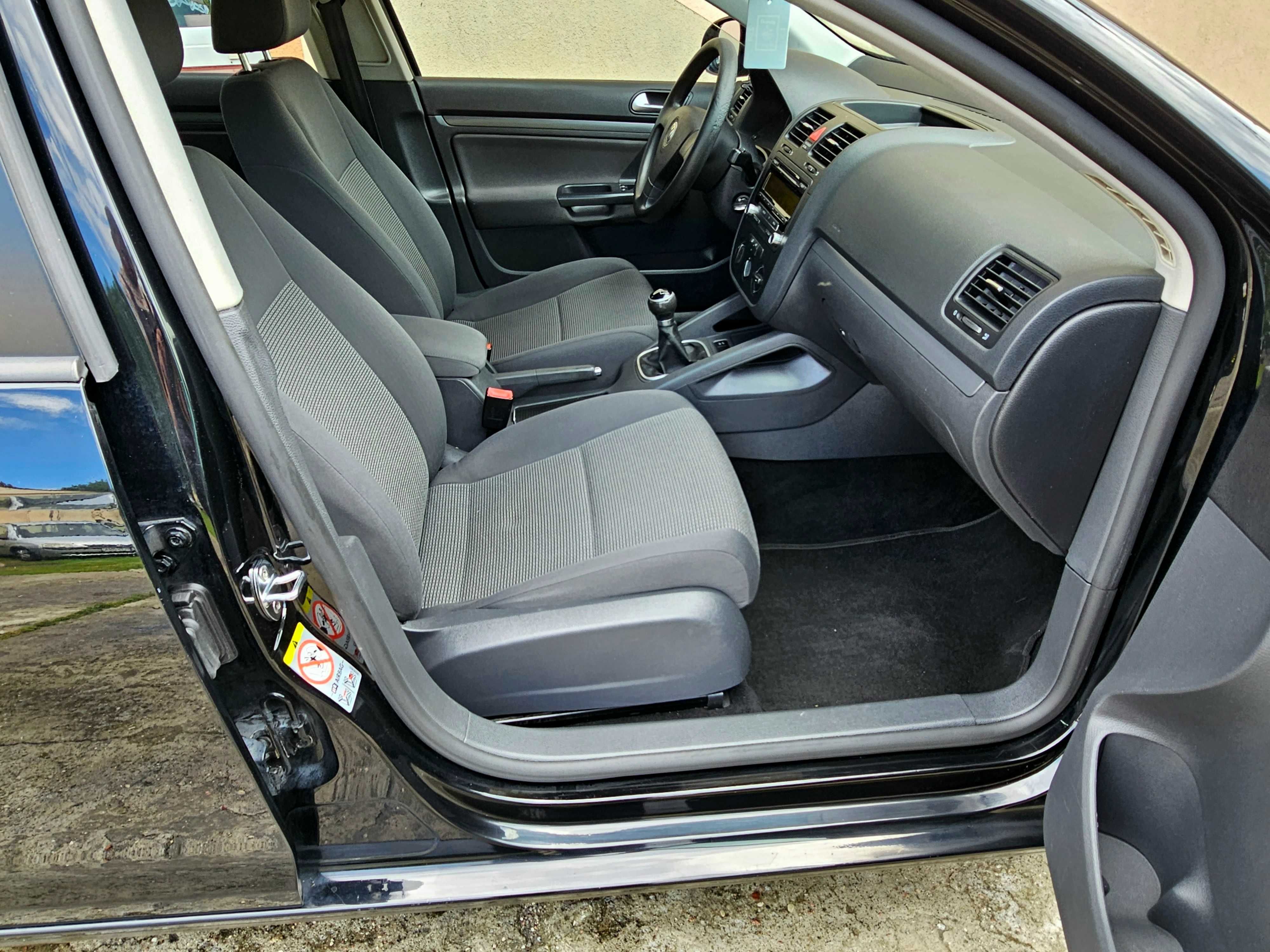 VW Golf 1,6 MPI Benzyna, 2009r. Czarny,Klima,Stan Bardzo Dobry.Polecam