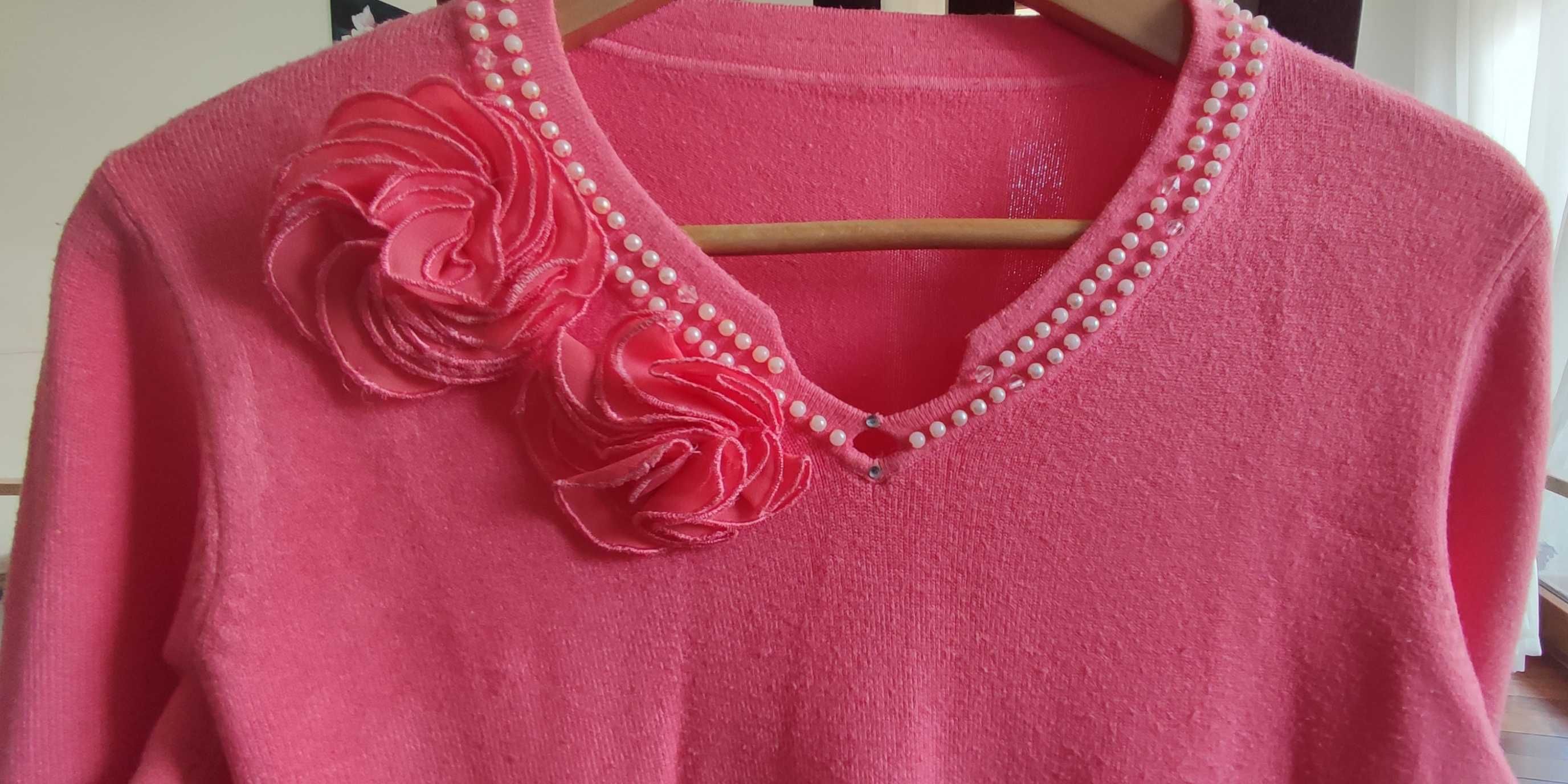 Różowy sweter bluzka damska z koralami i ozdobną różą rozm M-L