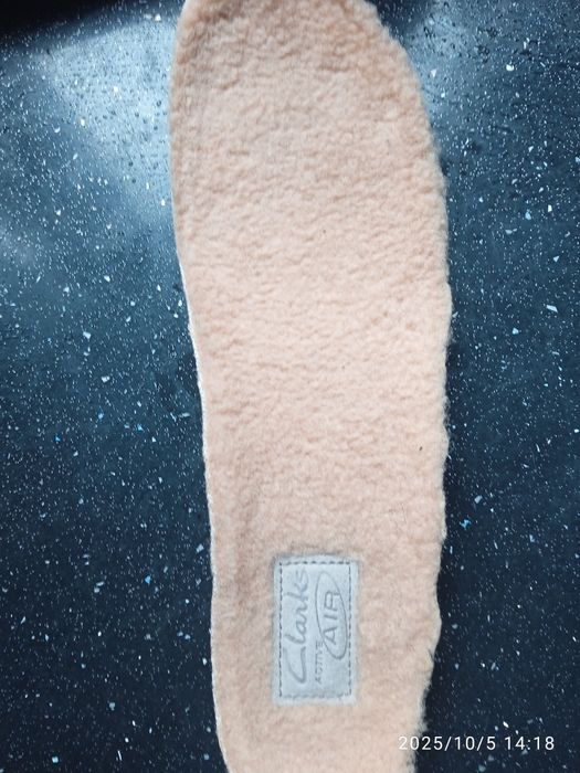 Ботинки зима  мех 41р-р GLARKS 500грн нат кожа