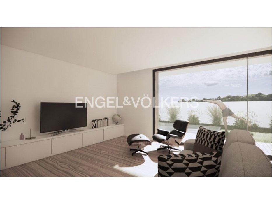 Terreno com Projeto Aprovado em Santo António dos Cavaleiros