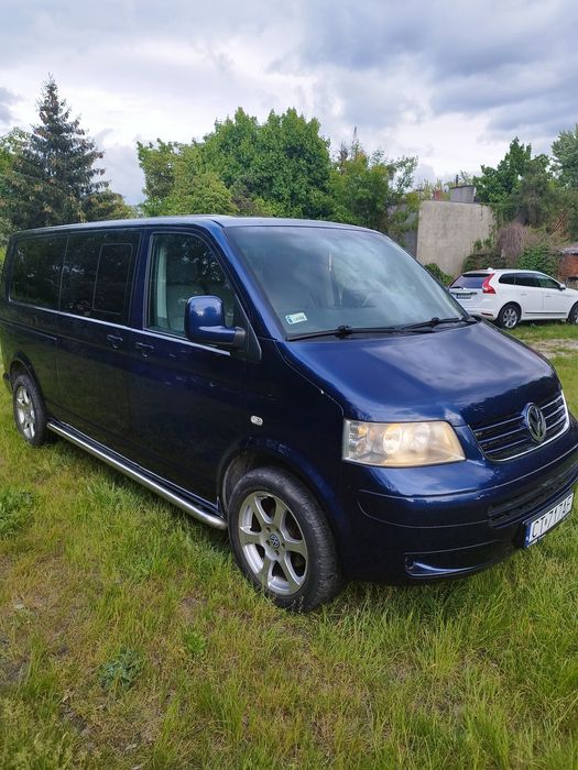 Sprzedam Volkswagen Transporter caravella 9 osób z silnikiem 1.9 TDI