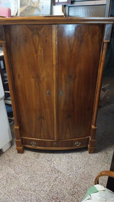 Szafa XVlll wiek sprzedam. Antyk