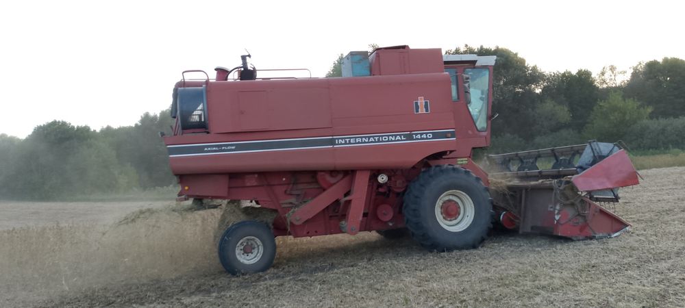 Продам комбайн case 1440