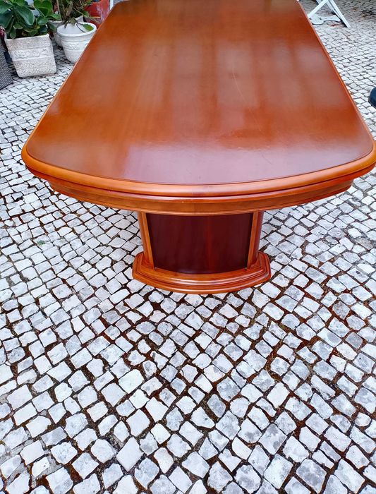 Mesa de jantar em cerejeira
