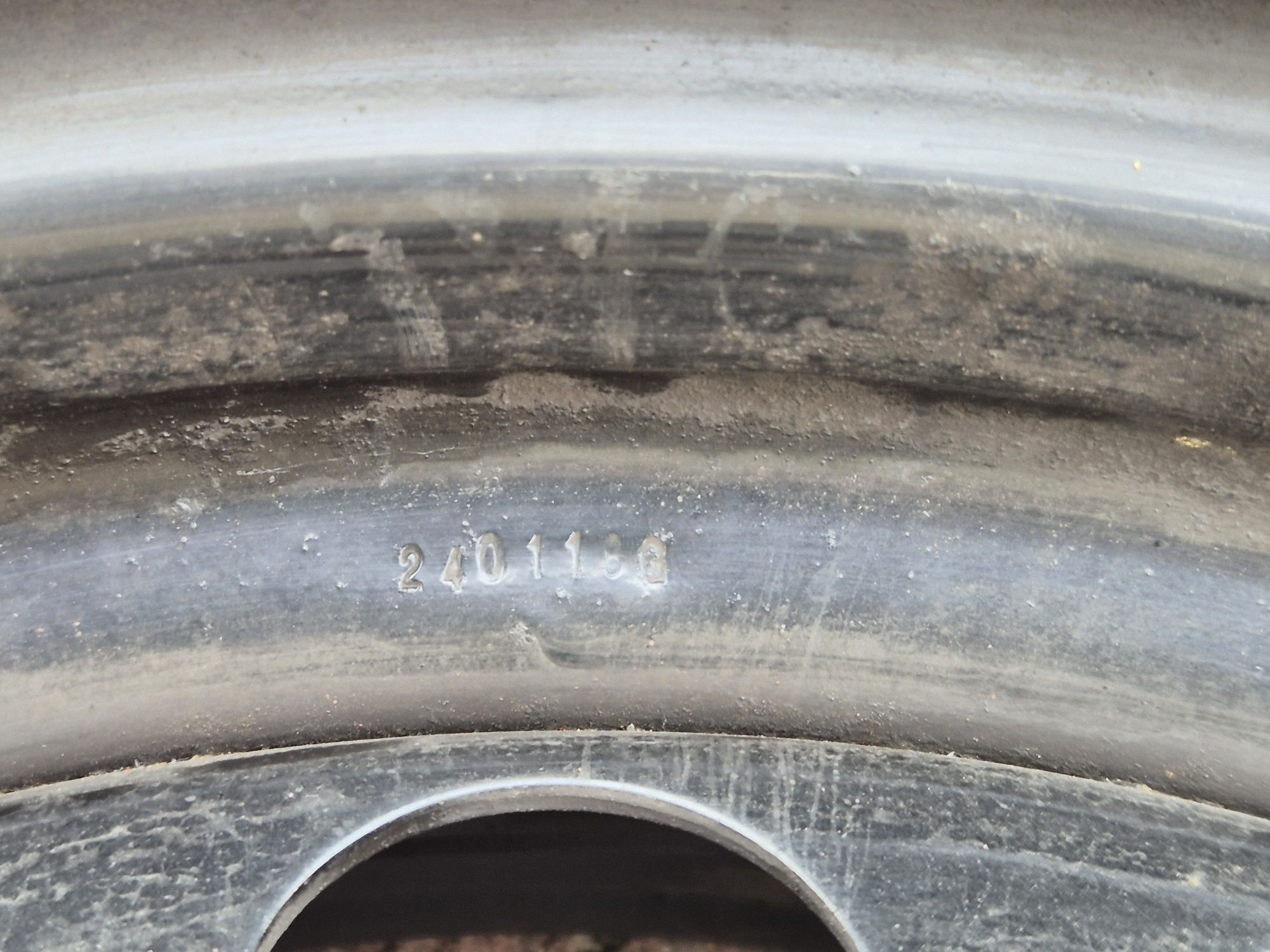 Felgi stalowe 16" 4x108 et20 z kołpakami