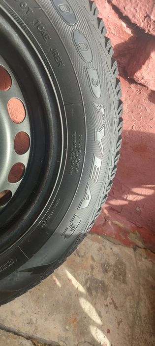 Резина Гудіер зимняя з дисками та ковпаками