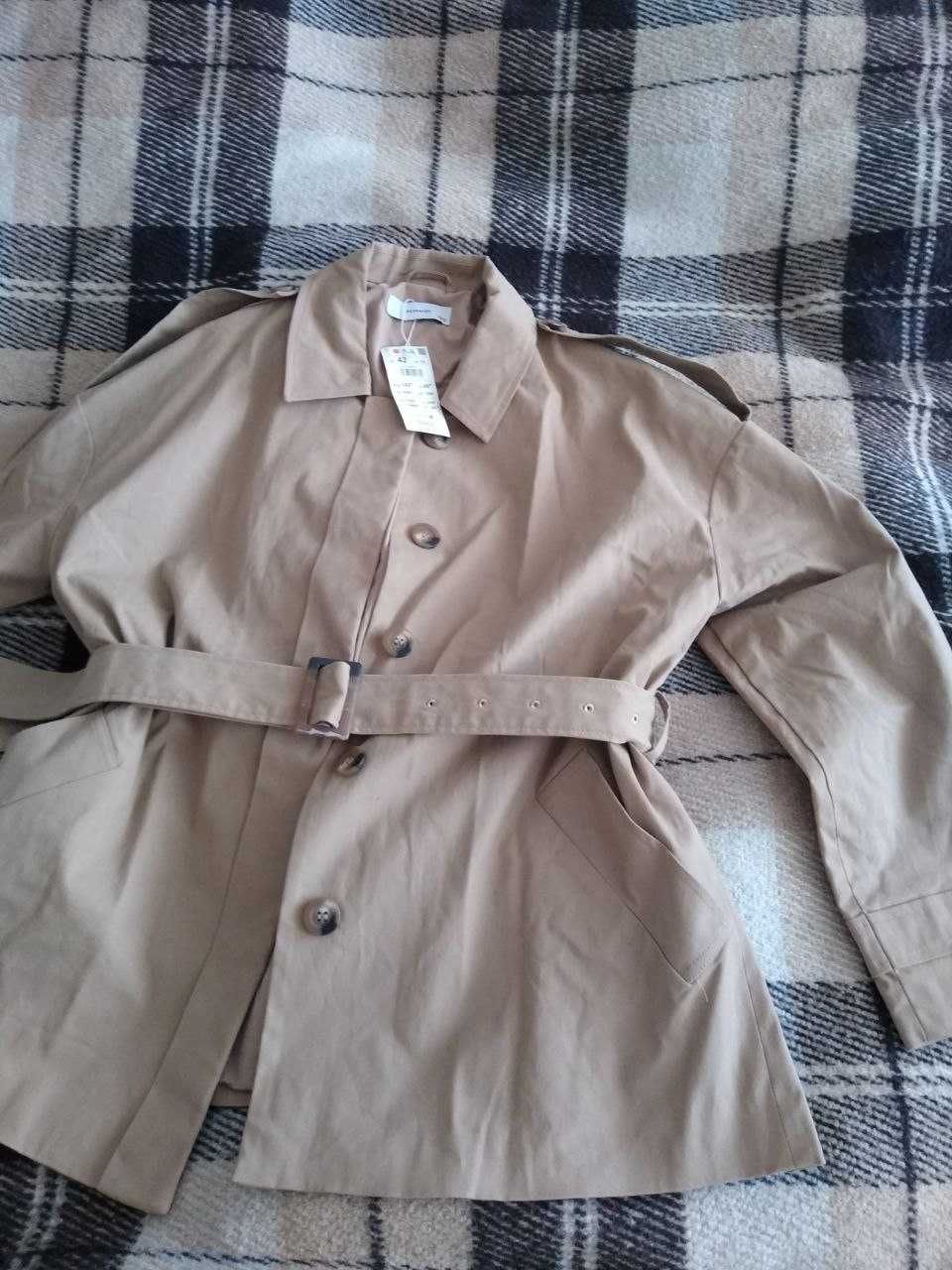 Пальто женское бежевое катоновое 42 размер RESERVED новое