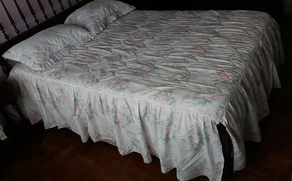 Colcha cama de casal com folhos e 2 fronhas
