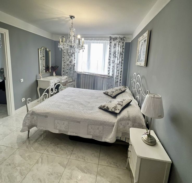 Продаж 3К  квартири вул. Йови