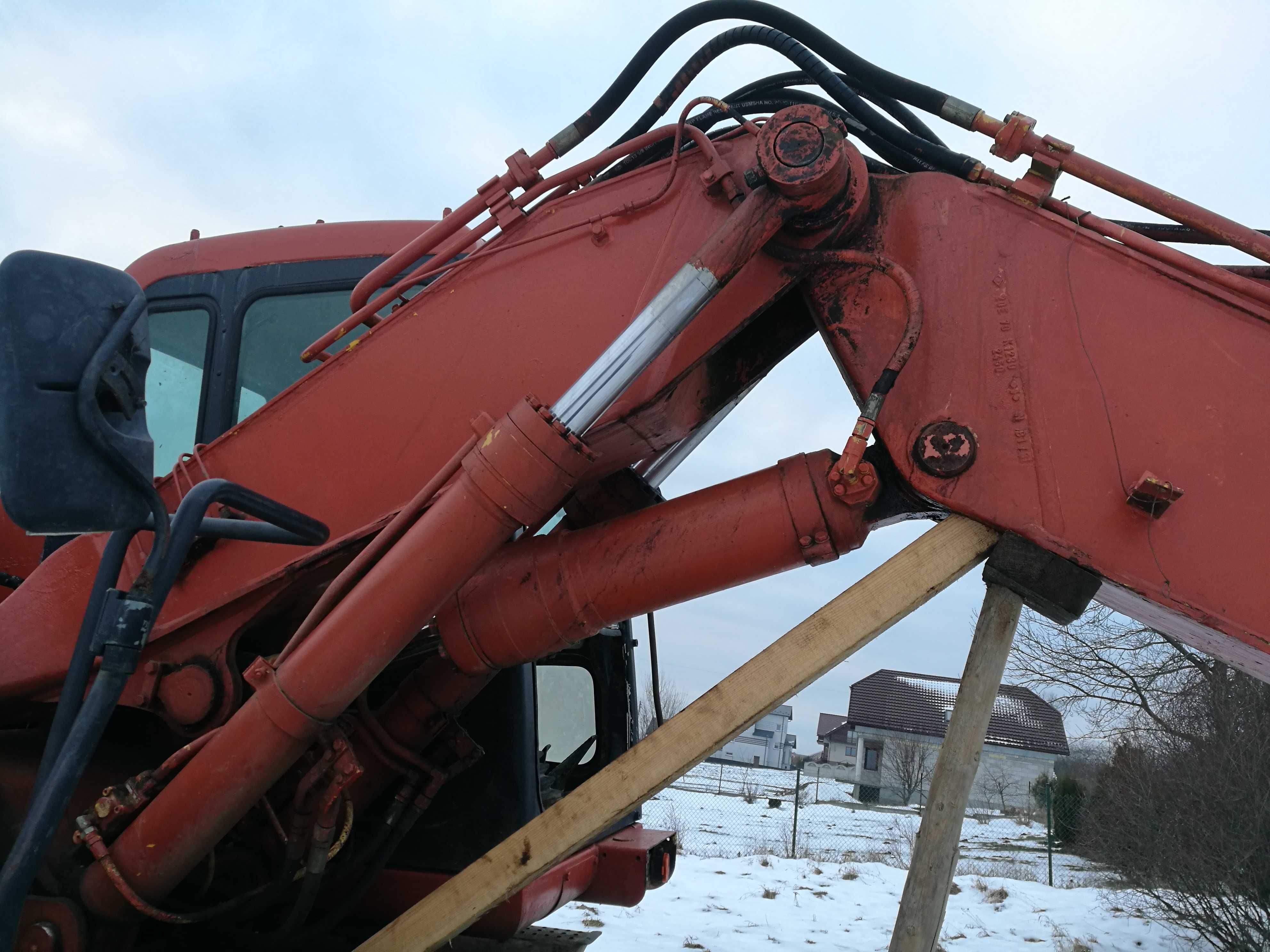 Komatsu PW150ES-6K koparka kołowa siłowniki hydrauliczne  ramienia