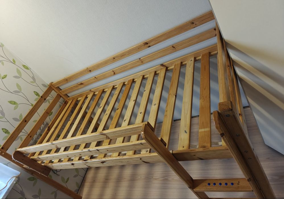 Кровать высокая двухъярусная