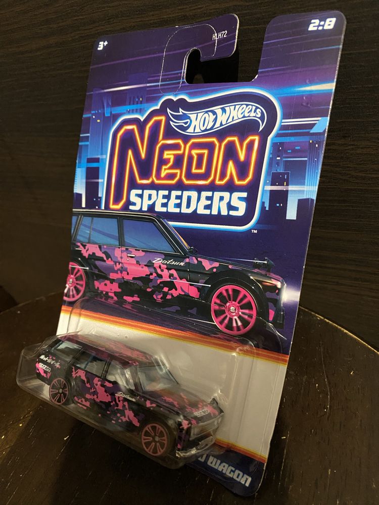 Datsun S10 wagon Hot Wheels Neon Speeders