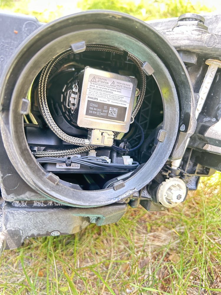 Lampa przednia Superb III kompletna  nie naprawiania