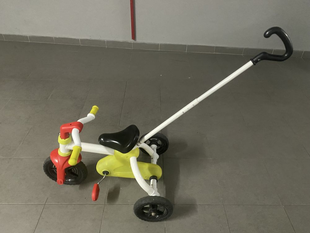 Triciclo com pega