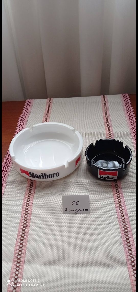 Várias peças de loiça