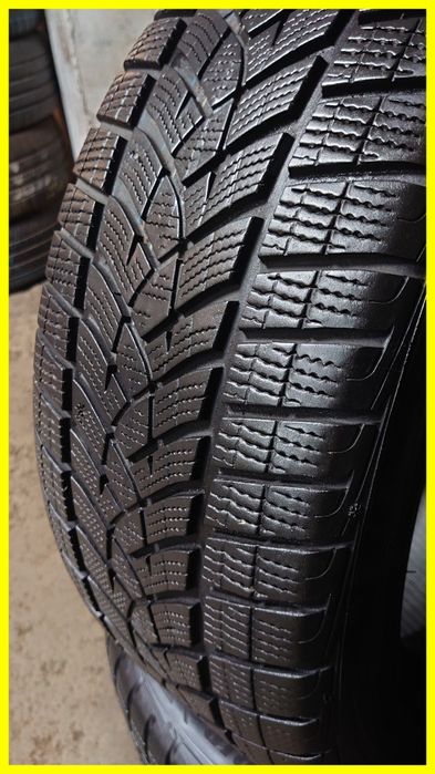 Пара зимних шин Goodyear Ultra Grip Performance gen-1 suv 225/55 r18
