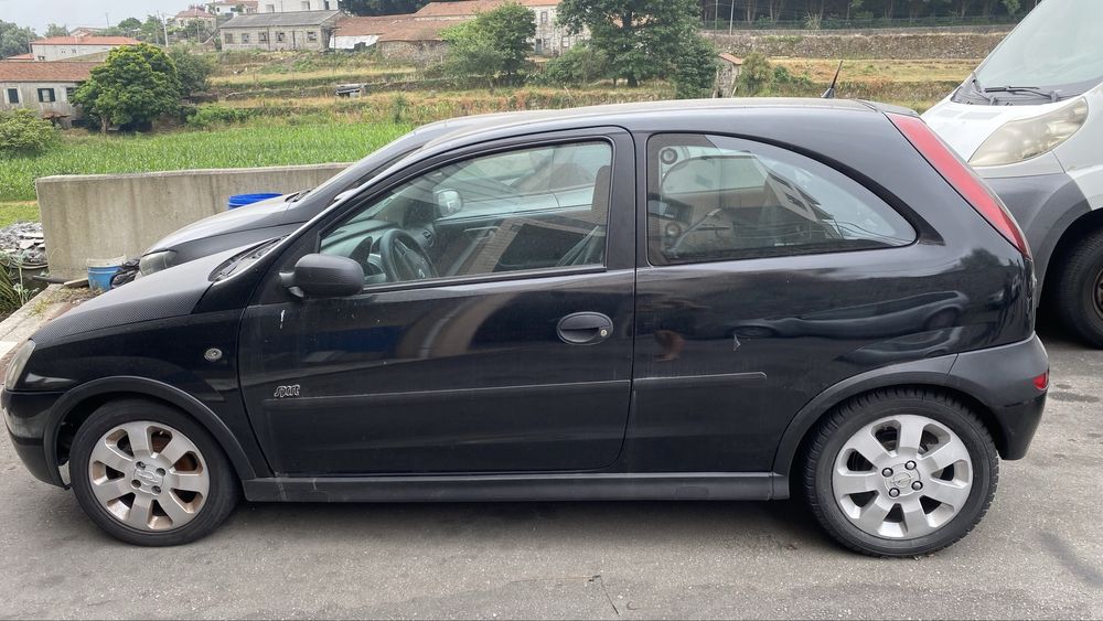 Opel corsa 2002 1.2 com ar condicionado 700€