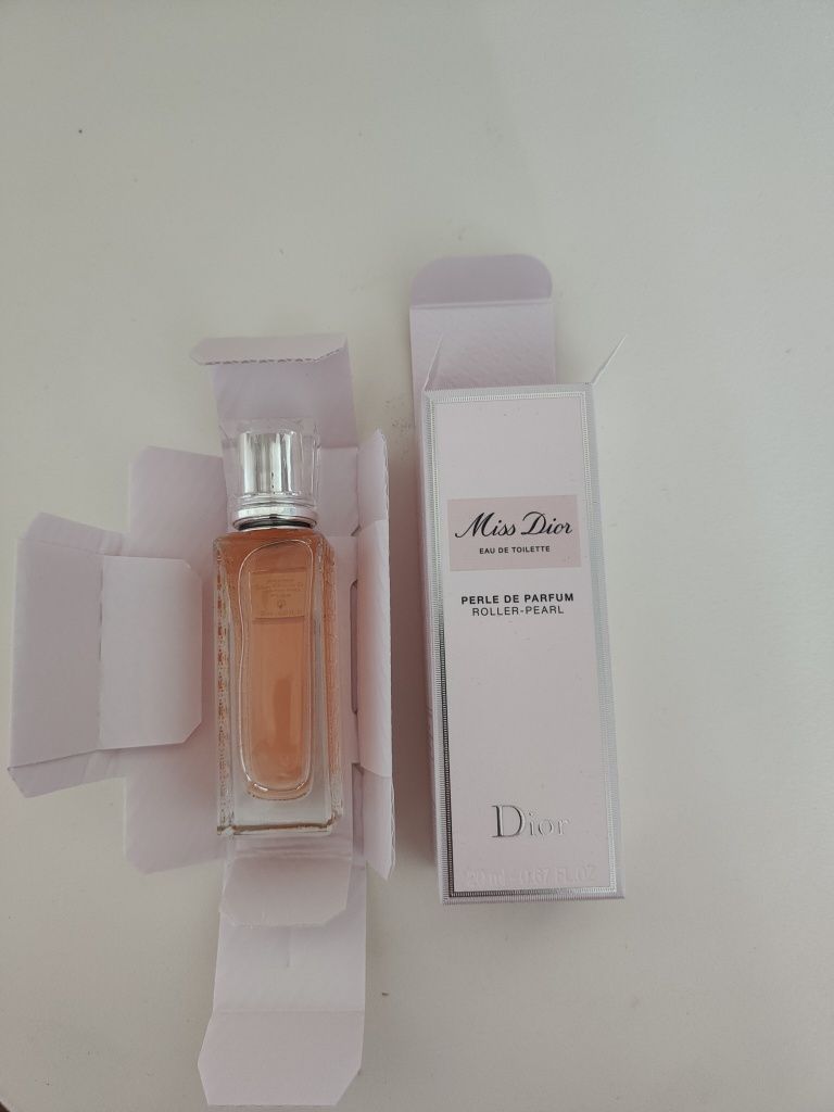 Туалетна вода MISS DIOR Absolutely Blooming Roller-PEARL