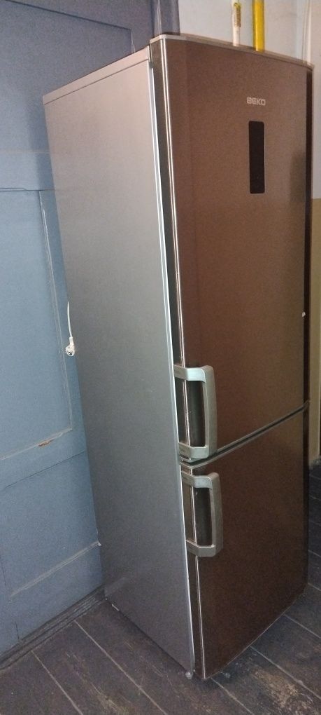 Sprzedam chłodziarko zamrażarkę Beko