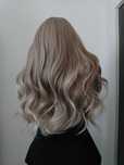 Blond peruka falowana dlugie wlosy do pasa loki z grzywka