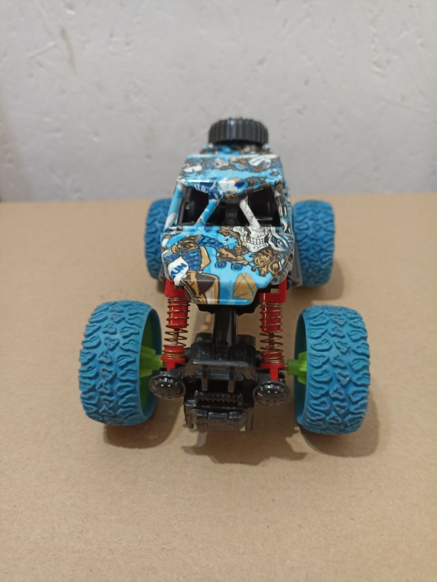 Samochód monster Truck Vaw na wysokich kołach 16 cm
