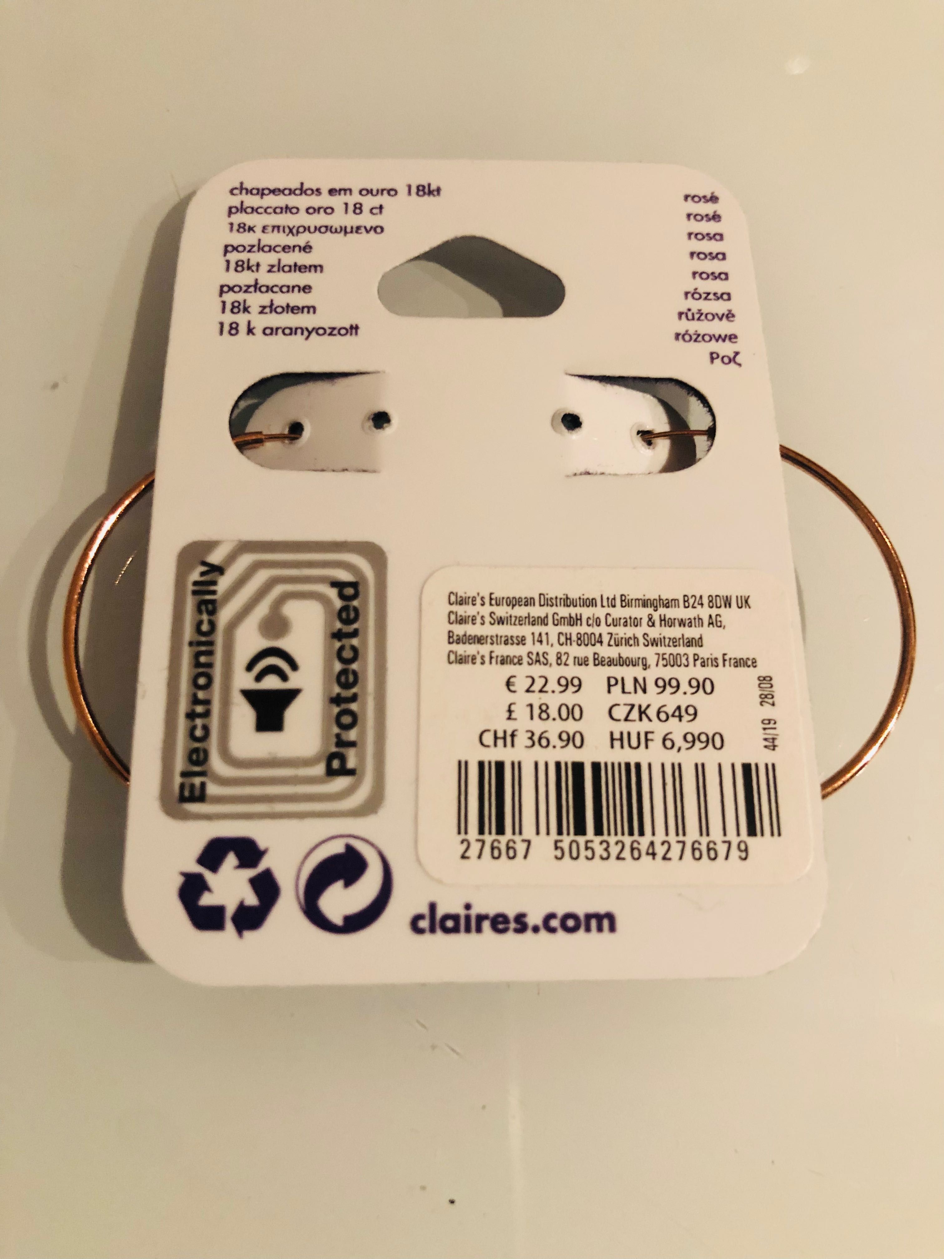 Nowe kolczyki firmy clarie’s