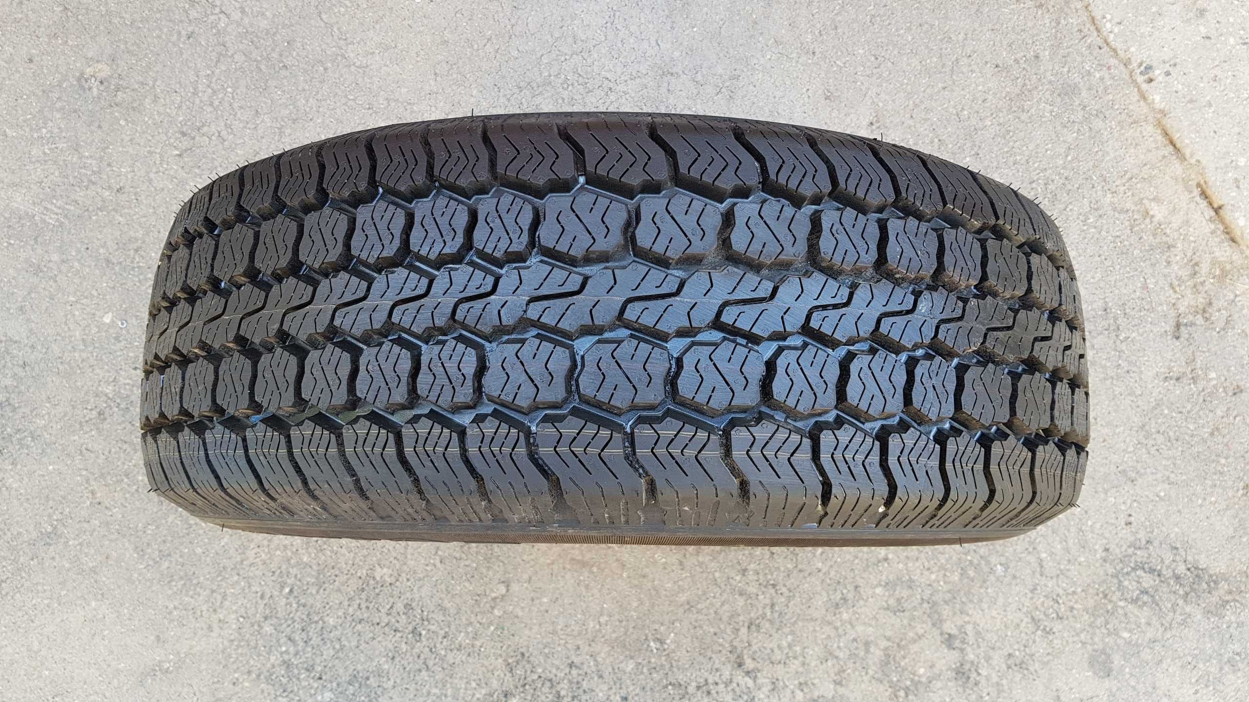 235 65 R16C Goodyear Cargo Vector Нове