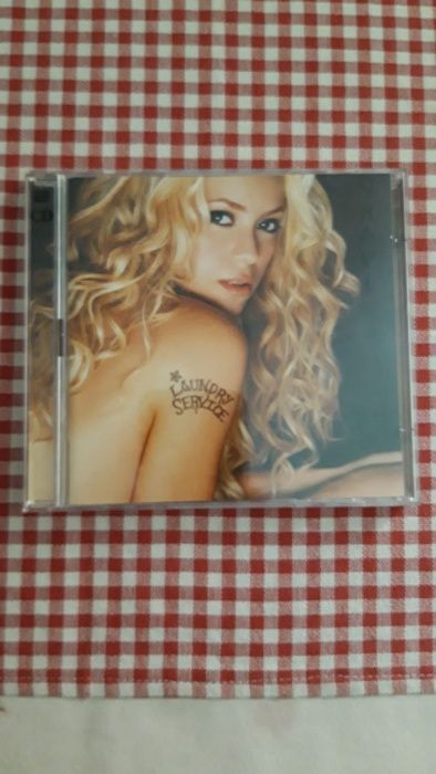 1 Cd de Shakira - Laundry Service