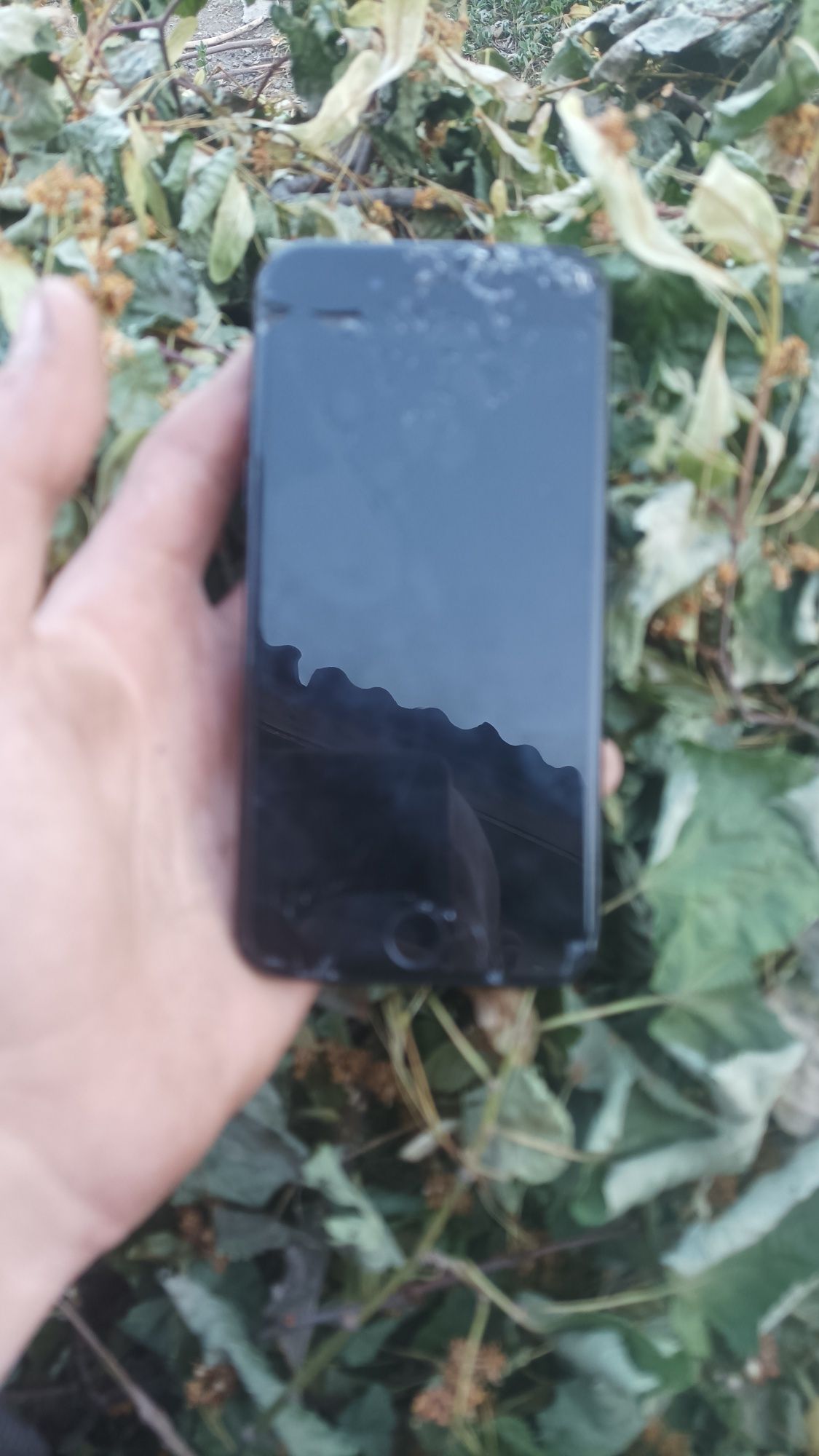 Продам айфон або на запчастини айфон 8