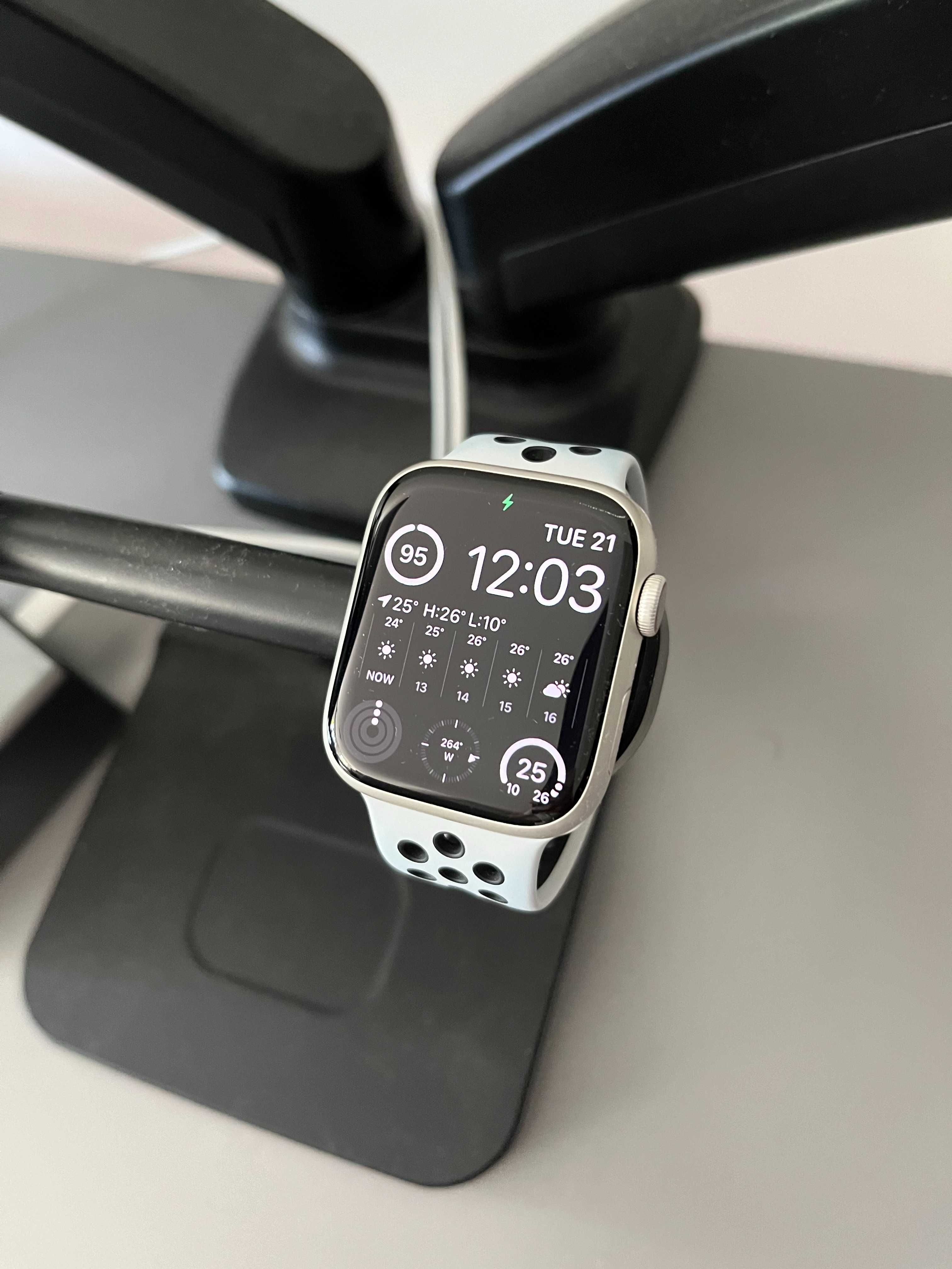 Apple Watch 7 Nike GPS + Cellular 45mm aluminium (księżycowa poświata)