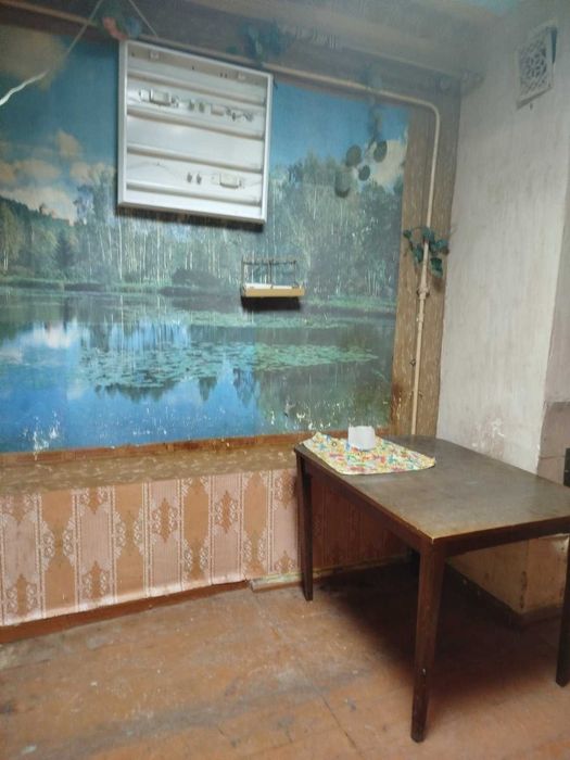 Продам 1 квартиру біля метро Спортивна